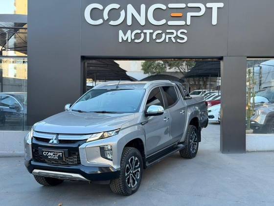 MITSUBISHI L200 TRITON 2.4 16V TURBO DIESEL SPORT HPE CD 4P 4X4 AUTOMÁTICO MITSUBISHI L200 TRITON 2.4 16V TURBO DIESEL SPORT HPE CD 4P 4X4 AUTOMÁTICO